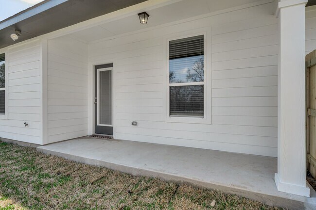 Foto del edificio - Impeccably Maintained Townhome in Vintage ...