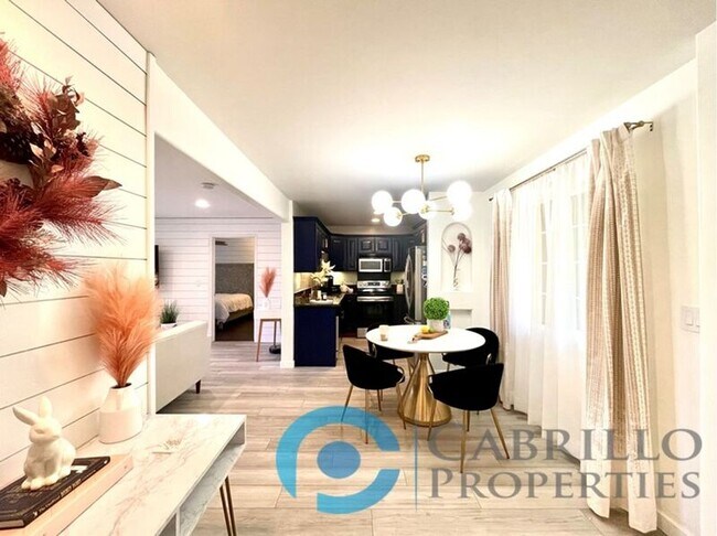 Foto del edificio - 5055 Collwood Blvd