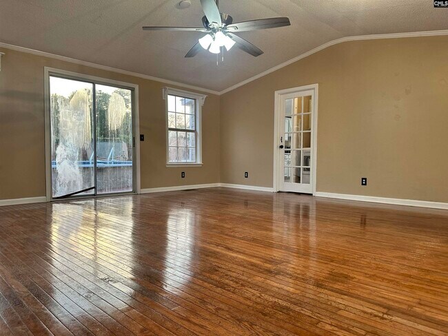 Foto del edificio - 221 Bentgrass Ln