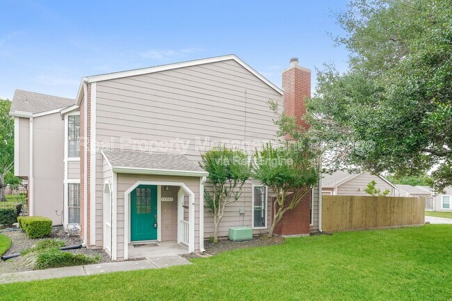 Foto del edificio - 17263 Saturn Ln