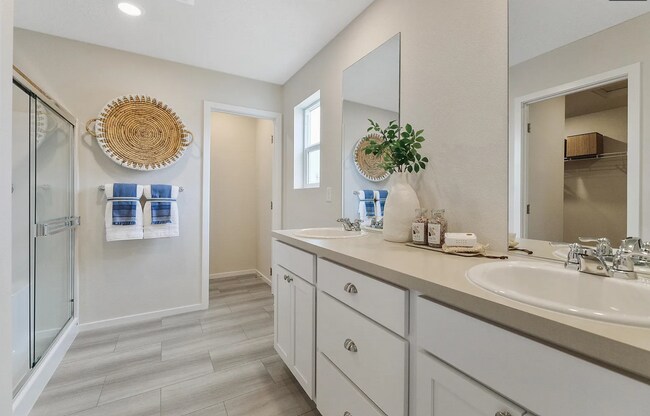 Building Photo - 4501 W Bedford Ave