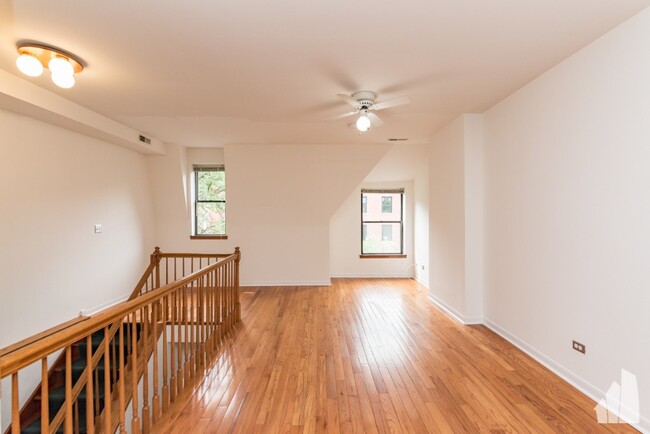 Building Photo - 1534 W Monroe St