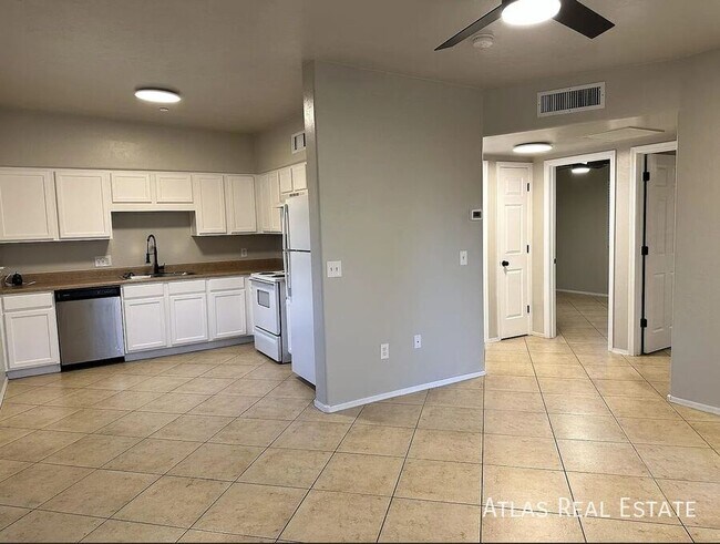 Foto del edificio - 311 W Pastime Rd