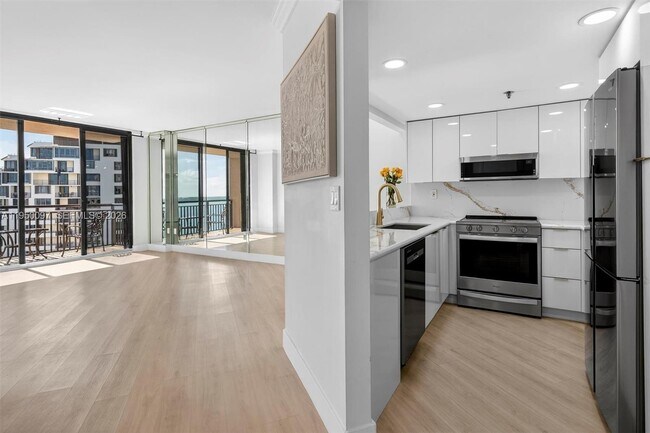 Foto del edificio - 540 Brickell Key Dr