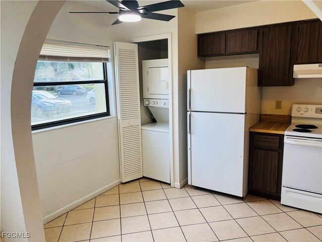 Foto del edificio - 4745 Orange Grove Blvd