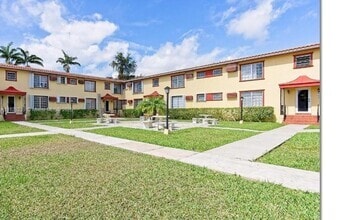 Building Photo - 661 SW 11th St