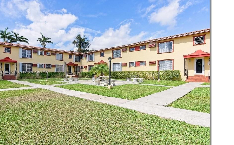 Primary Photo - 661 SW 11th St