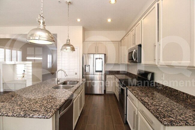 Building Photo - 7521 E Santa Catalina Dr