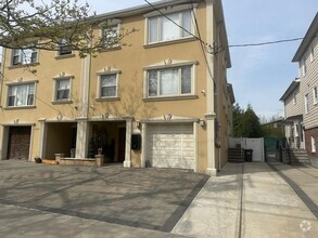 Building Photo - 15-60-60 209th St