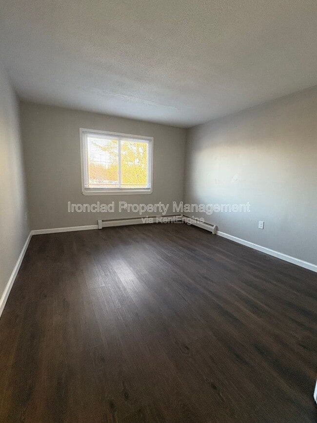 Building Photo - 818 Pine St