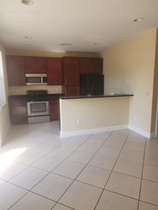 Foto del edificio - 484 NW 43rd St