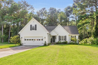 Building Photo - 231 Bishop Dr