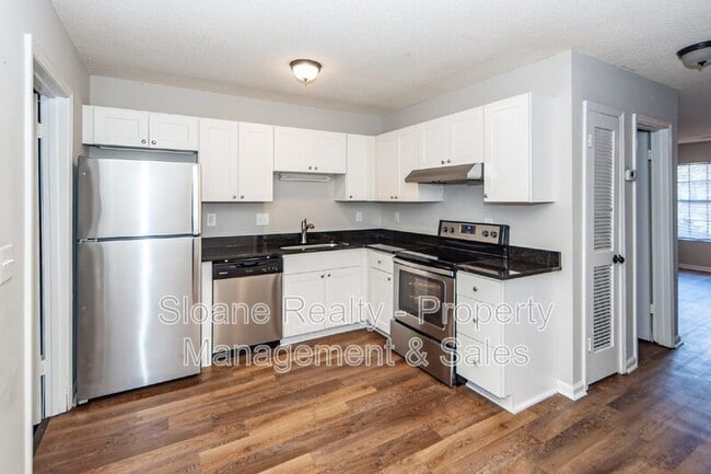 Building Photo - 296 Fleming Rd