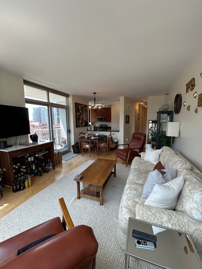 Photo - 330 W Grand Ave Apartment
