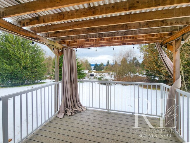 Foto del edificio - Charming 2-Bed Retreat with Hood Canal Vie...