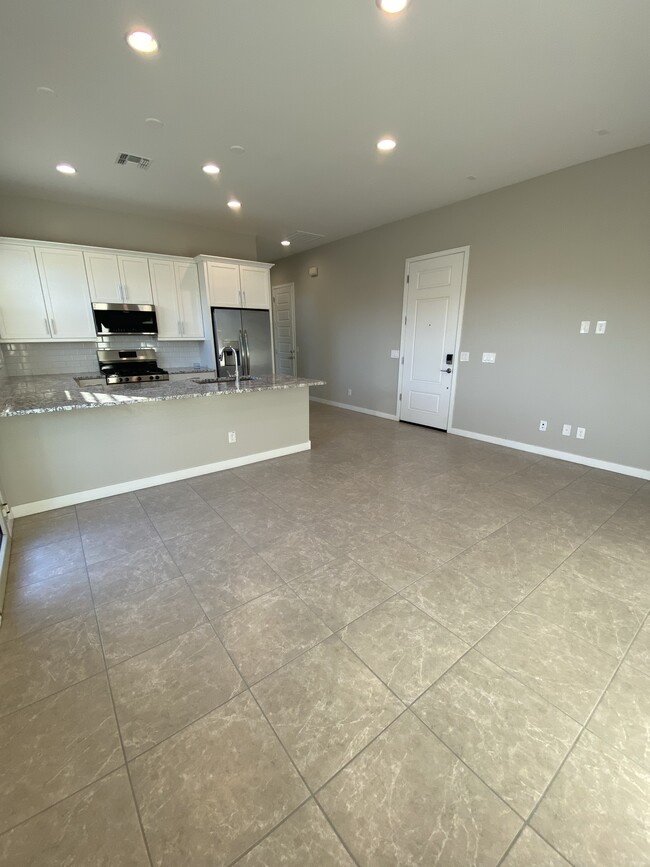 Foto del edificio - 5860 S Delaware St