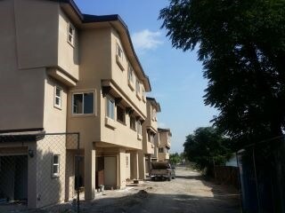 Building Photo - 25432 Cole St