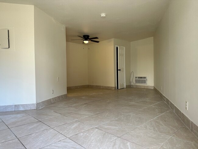 Foto del edificio - 3801 Triana Blvd SW