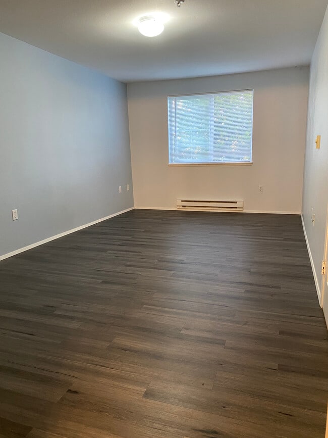 Master bedroom - 10824 SE 170th St