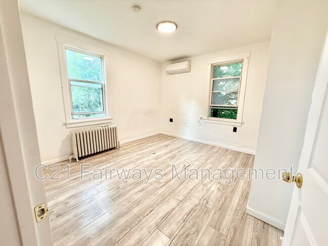 Foto del edificio - 2811 Brentwood Ave