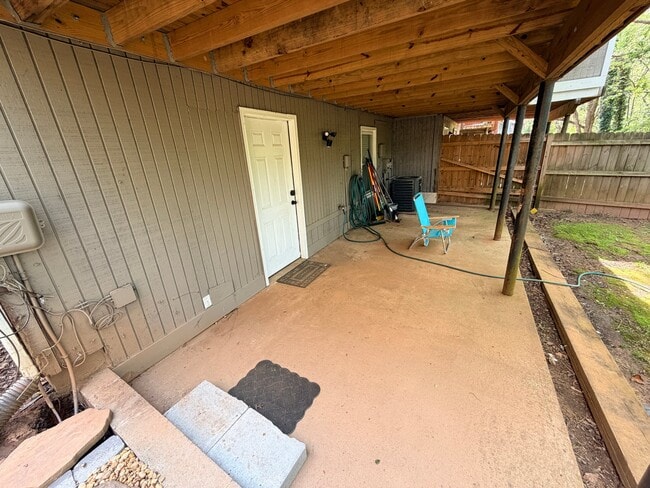 Foto del edificio - 866 Brandy Oaks Ln