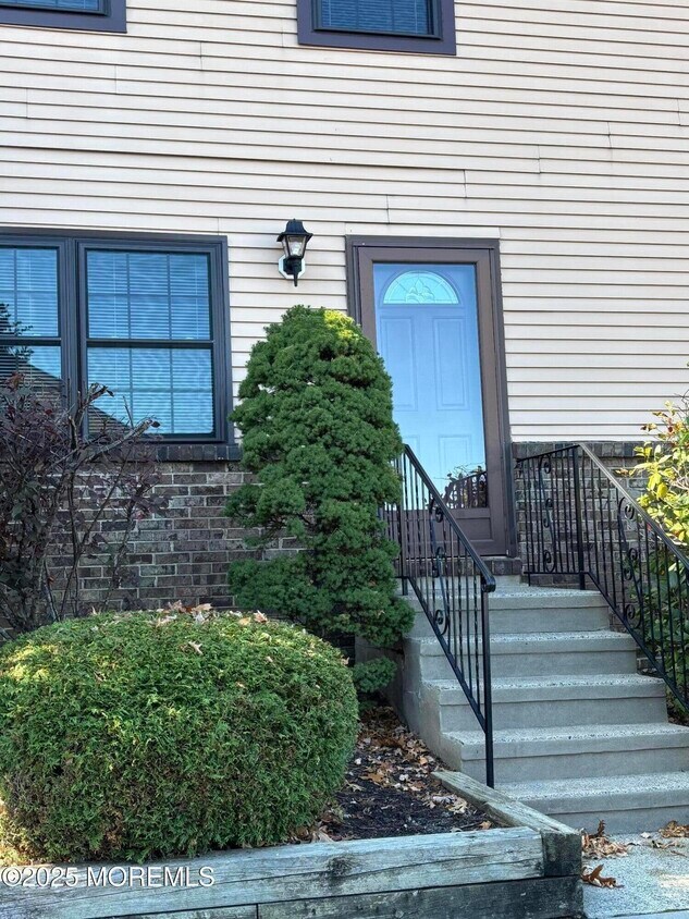 Foto principal - 159 Village Green Way