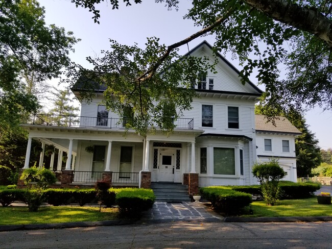 Casa principal - 10 Wauregan Rd