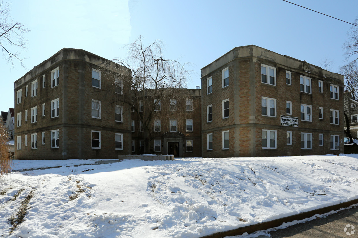 Primary Photo - Vernon Hall