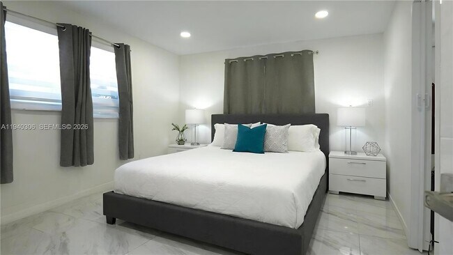 Foto del edificio - 2741 SW 67th Ave