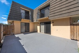 Building Photo - 117 1st Way