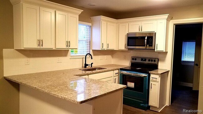 Foto del edificio - 21470 Gill Rd