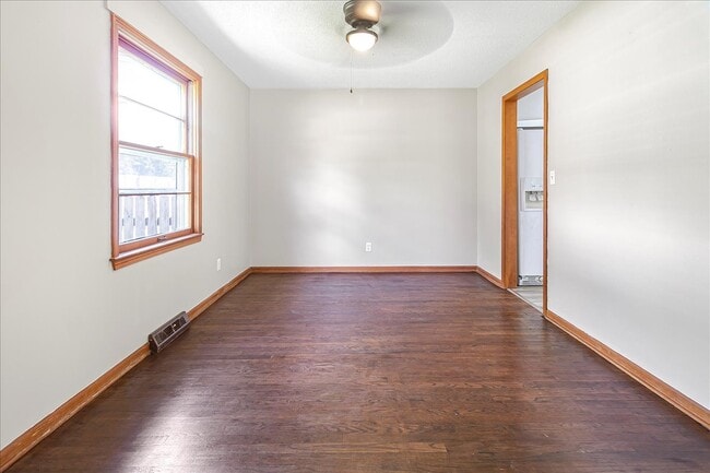 Building Photo - 318 Goodrich Dr