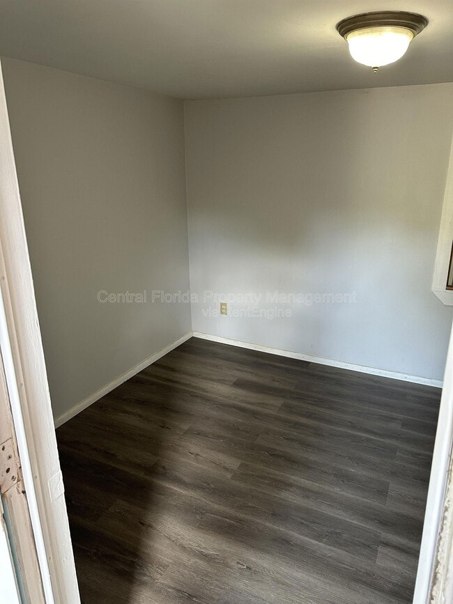 Building Photo - 1233 Virginia Dr