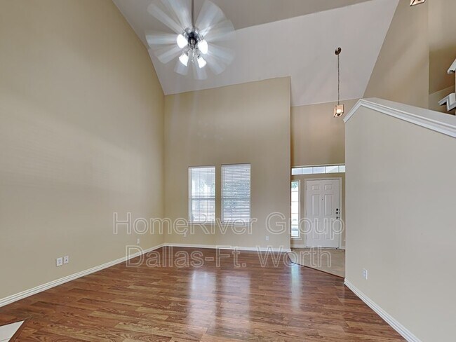Foto del edificio - 905 Whisper Ln