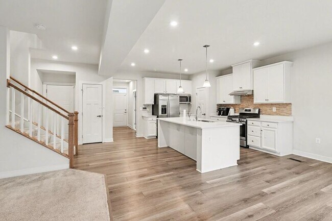 Foto del edificio - 484 Bridgepoint Dr