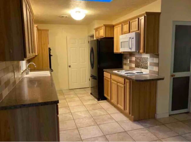 Building Photo - 647 Sacajawea Dr