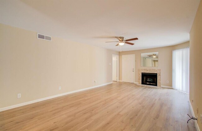 Foto del edificio - 8787 Brae Acres Rd