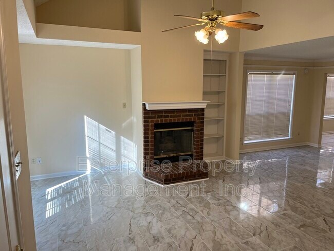 Foto del edificio - 4155 Tunbridge Pl