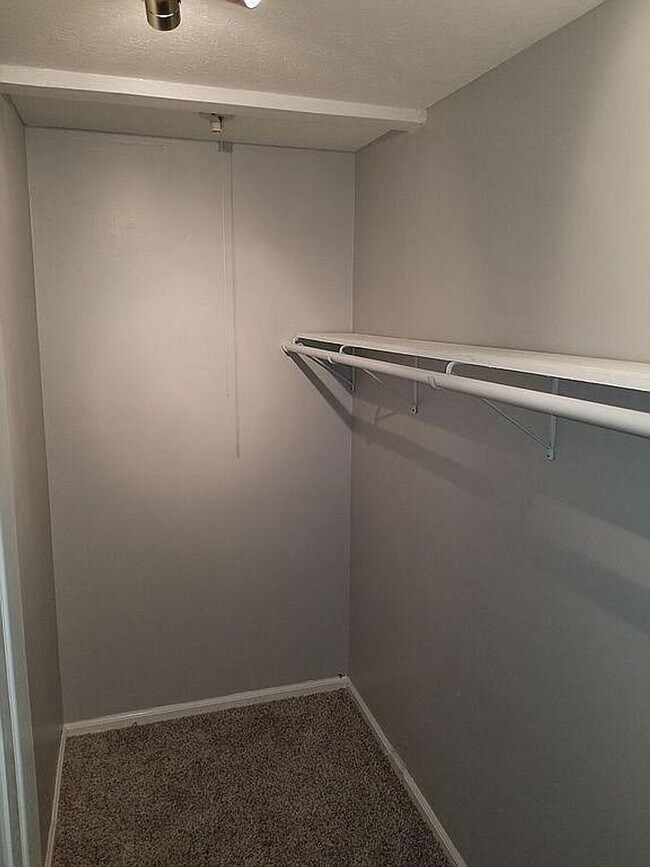 Foto del edificio - 4 bedroom 3 bath NE Columbus/ Ft. Moore
