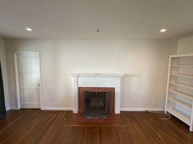 Gas Fireplace - 2060 Crestlake Ave