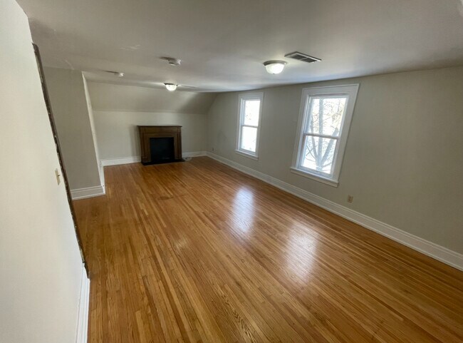 Building Photo - 188 Winspear Ave