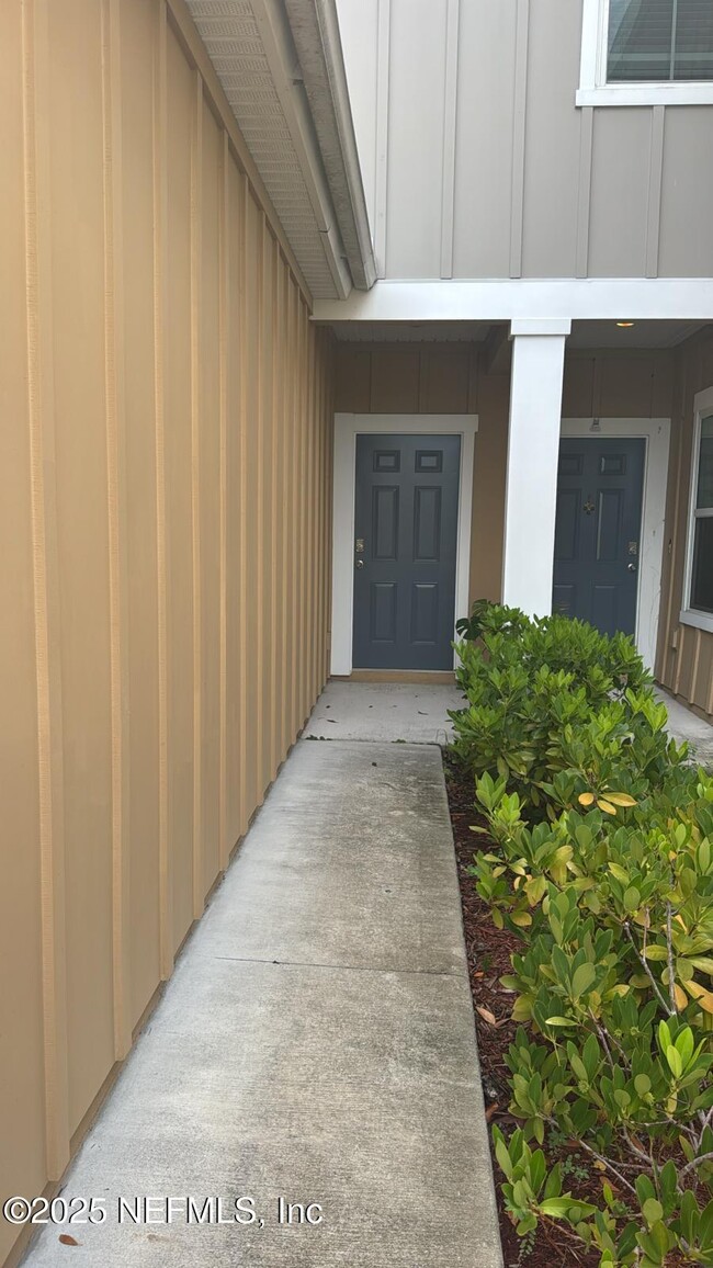 Building Photo - 9607 Mira Loma Dr