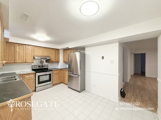 Photo du bâtiment - Bright 2-Bedroom Basement Apartment with Parking in Brampton