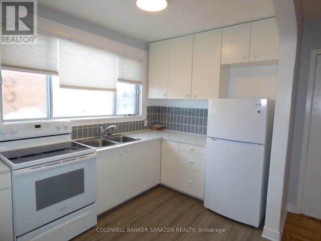 Photo du bâtiment - 683 Irene Crescent