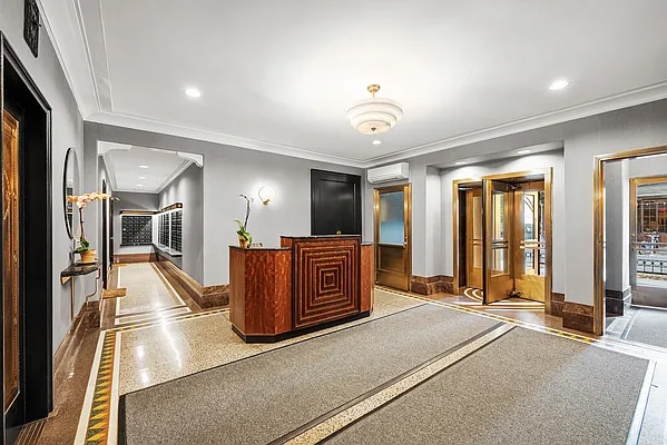 Photo - 200 W 20th St Apartment