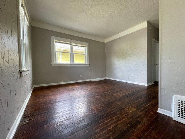 Foto del edificio - WARM & COMFY SINGLE FAMILY HOME