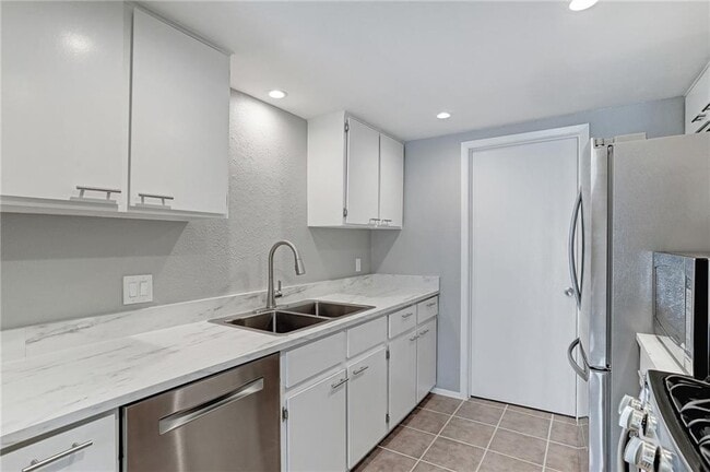 Building Photo - 1774 Cricket Hollow Dr