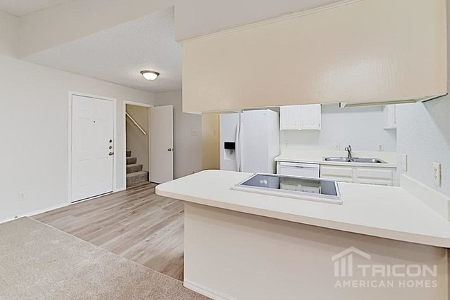 Building Photo - 719 Cornfield Dr