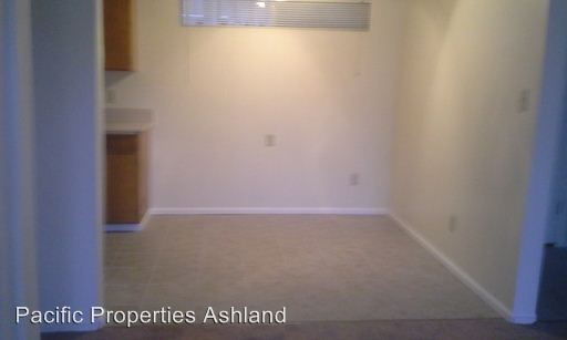 Building Photo - 1665 Siskiyou Blvd