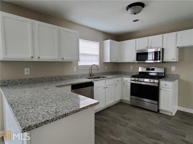 Foto del edificio - 3590 Salem Glen Rd